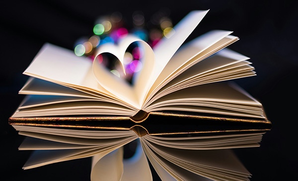 Öykülerin Dünyasına Girmek